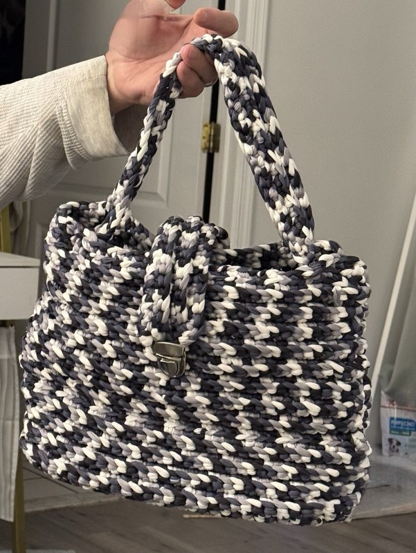 Black& White Braided Top Handle Bag Rectangular Purse w/ Silver Turn Lock