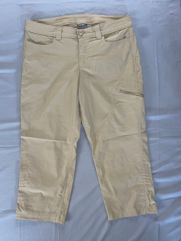 Eddie Bauer Stretch Nylon Crop Cargo Hiking Pants. Beige, Women’s Size 6. EUC!!