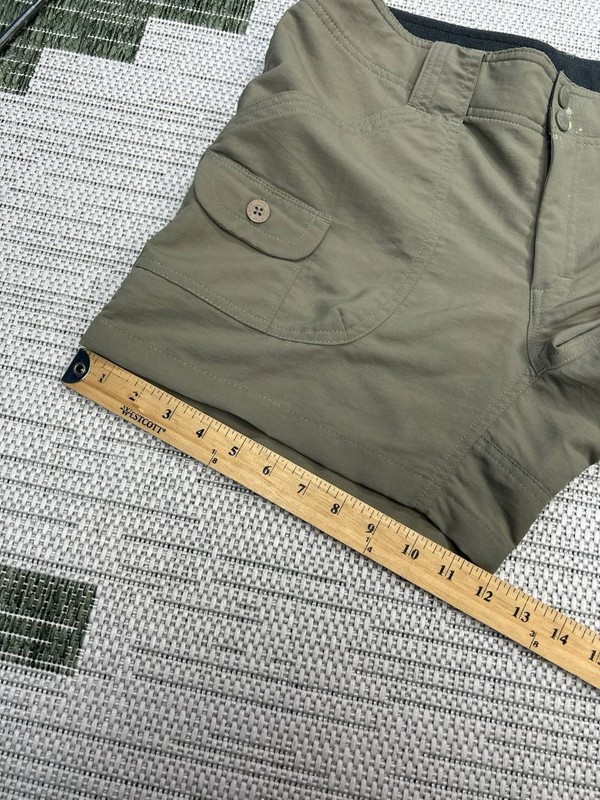 The North Face Paramount Cargo Shorts Womens 12 Green Logo Nylon Mid Rise Hiking gallery