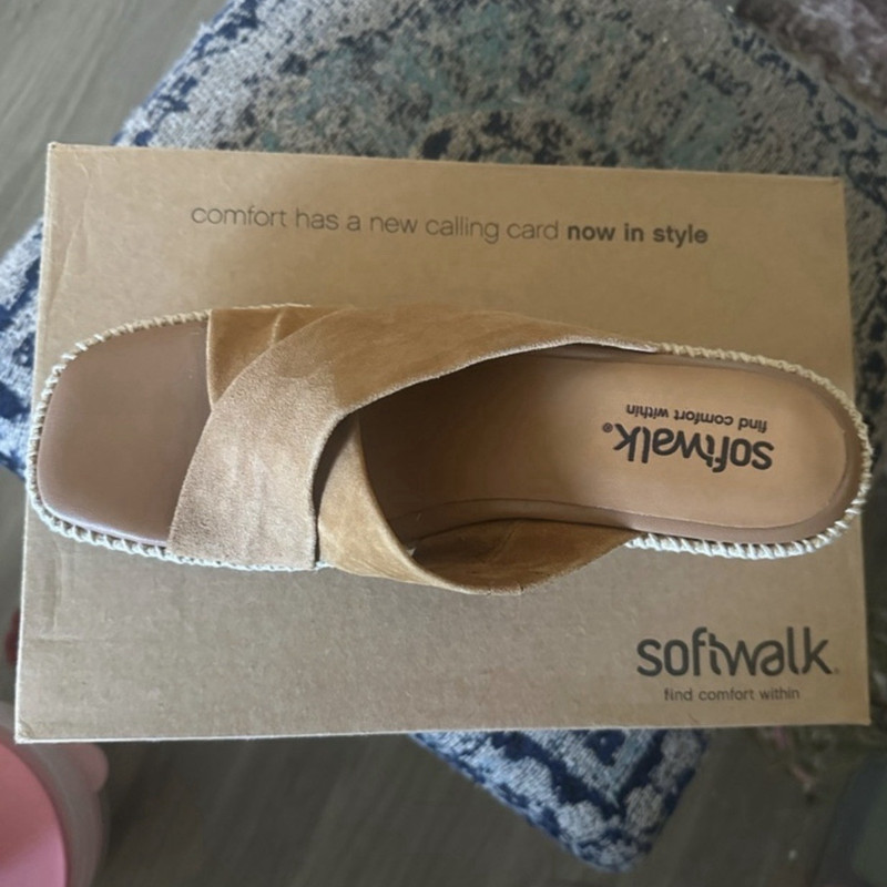 SoftWalk Women’s 10 Tan Leather Comfort Slip-On Wedge Slide Espadrille Sandals