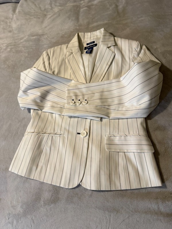 Evan-Picone Stretch Pinstripe Blazer – Size 10