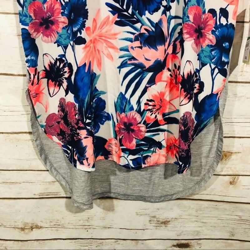 Rewind women’s floral short sleeve high low top L gallery