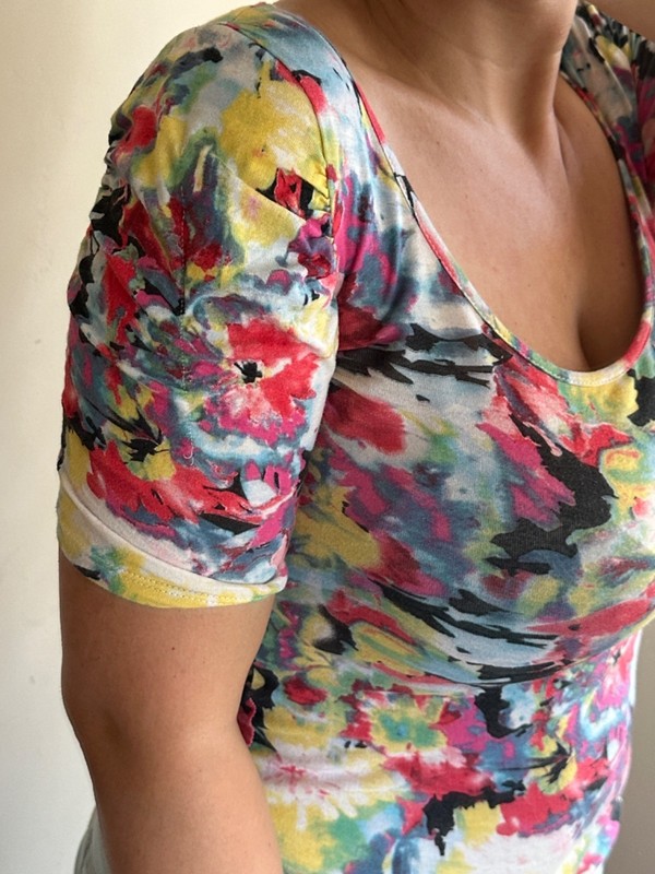 Vibrant Multicolor Floral Print Scoop Neck Ruched Puff Short Sleeve Cotton Top gallery