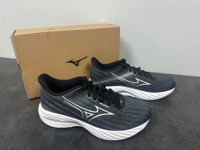 Women’s Size 7 D - Mizuno Wave inspired 21 411493.9073 gallery