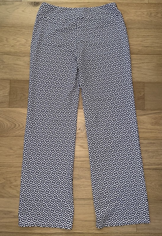 J McLaughlin Sz S Carmel Catalina Cloth White & Navy geometric honeycomb Pants gallery
