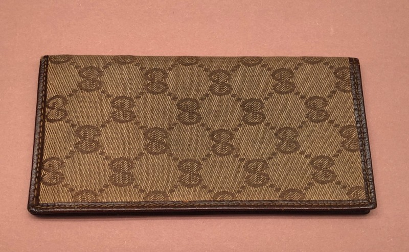 Vintage Gucci Money Currency Bill Holder Wallet – Measures 6 3/8″ x 3 1/4″
