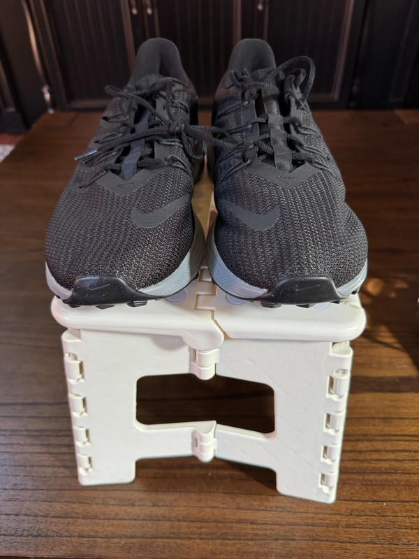 Size 9 - Nike Quest Black/Gray - Men's Size 9 Extra Wide gallery