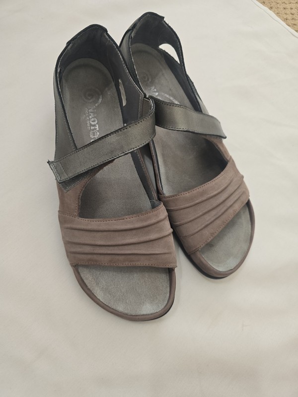 NAOT Papaki Brown Silver Metallic Leather Mary Jane Sandals – Womens Size 40