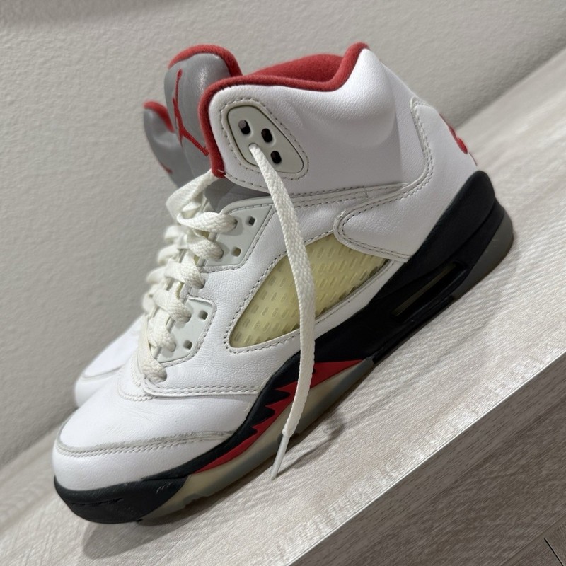 Jordan Air Jordan 5 Youth fire red 5s Sneakers White/Red/Black *no box*