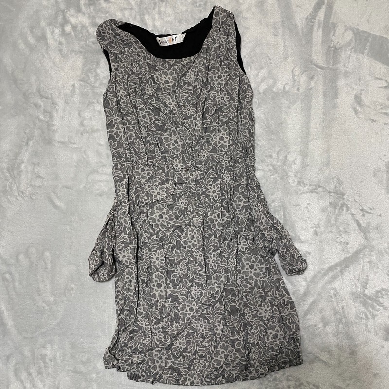 Sunny Girl Dress 8 Grey/White Floral Sleeveless Knee Length Spun Rayon Pockets