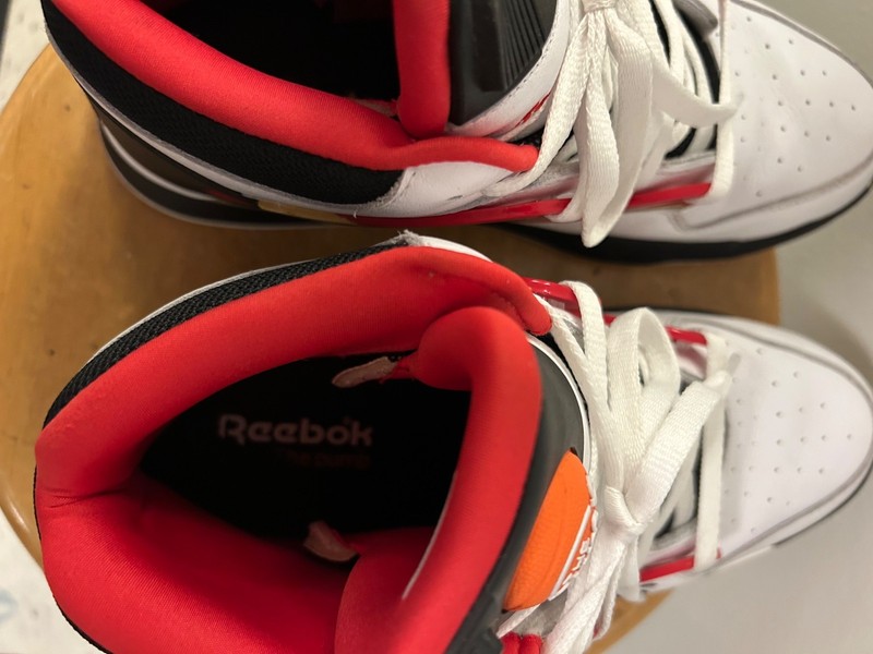 Reebok Omni Zone 2 Pump "Atlanta" White Mens Size 9.5 gallery