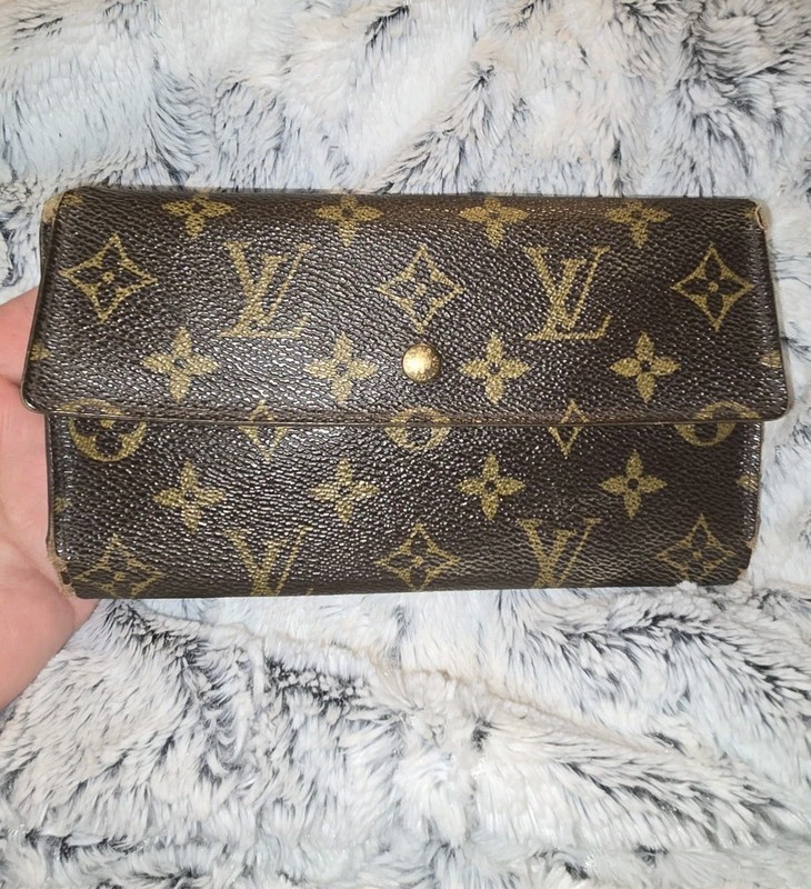 Authentic Louis Vuitton Portefeuille Sarah Monogram Long Wallet in Brown