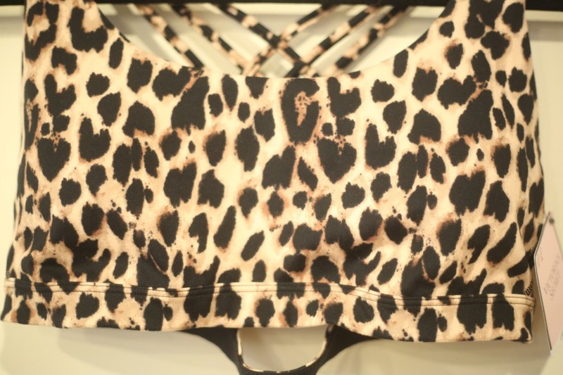Victoria's Secret Women's Size Large Minimum Support Bralettte Animal Print NEW gallery