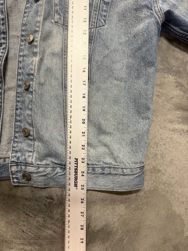 American Eagle Women’s Jacket Medium Blue Light Wash Denim Distressed gallery
