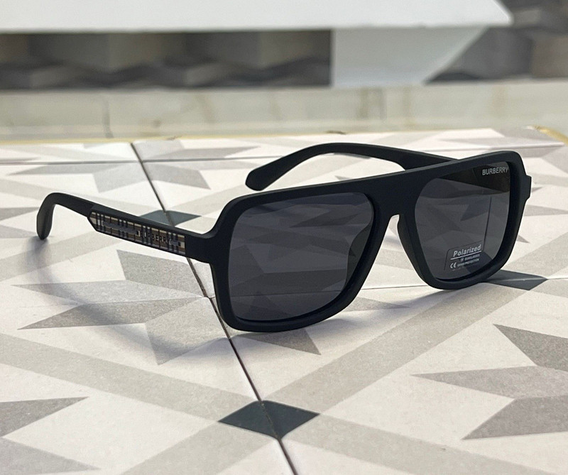 Burberry Sunglasses Square Black Polarized Tint Grey
