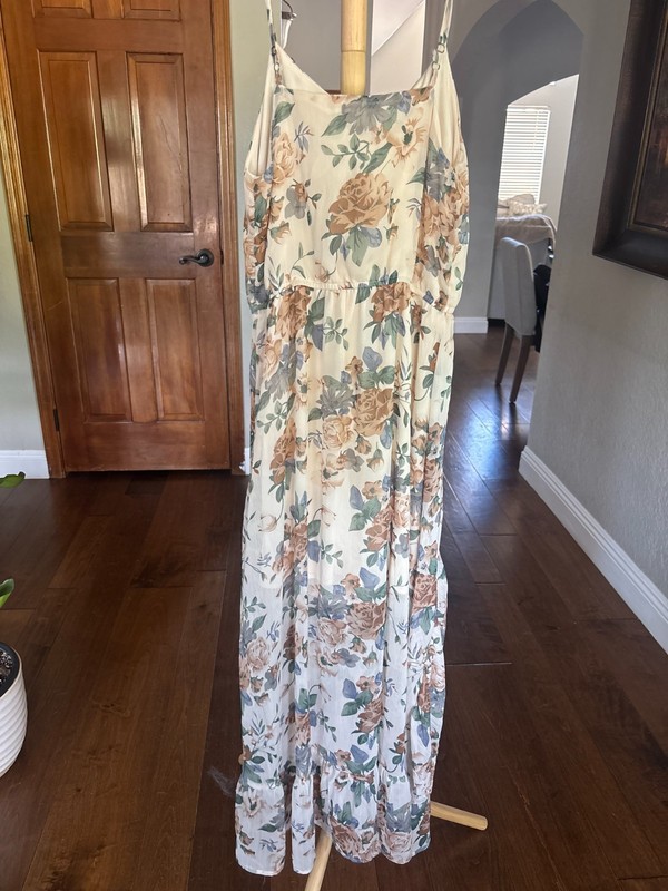 Hayden Los Angeles Ivory Floral Spaghetti Strap Tiered Ruffle Maxi Dress Women's gallery