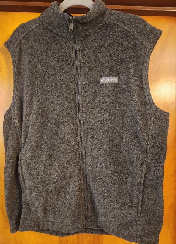 Columbia Men’s Grey Fleece Vest Size Large See Measurements