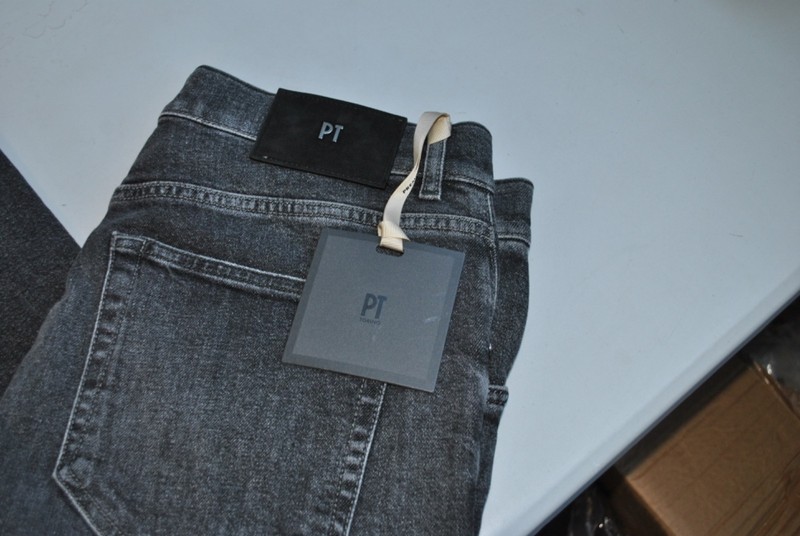 PT JEANS COLL. SIZE 33-47 86 CM WAIST 250.00 GREY STRETCH DENIM
