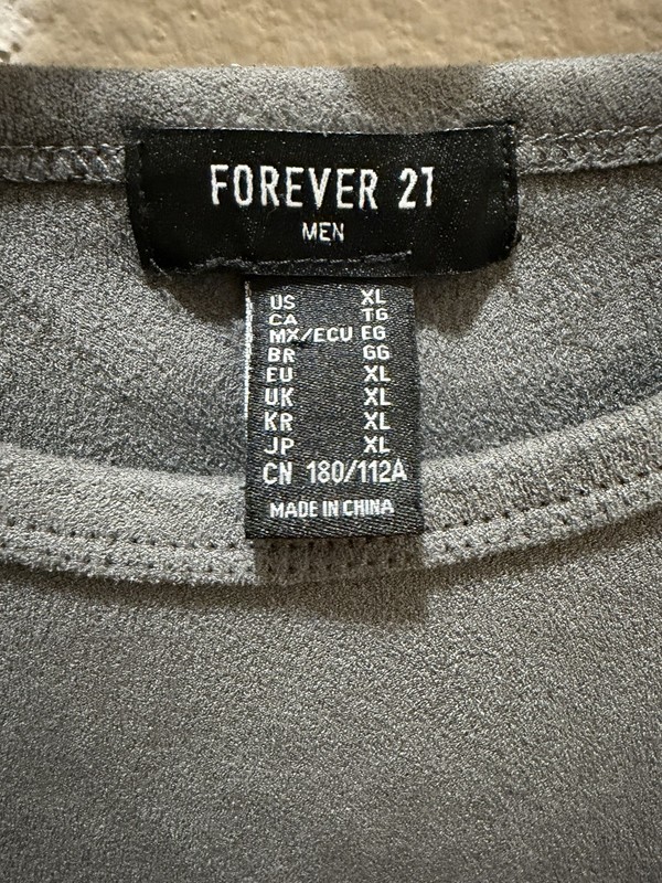 Forever 21 Men's Gray Velour soft T-Shirt Short Sleeve Size XL gallery