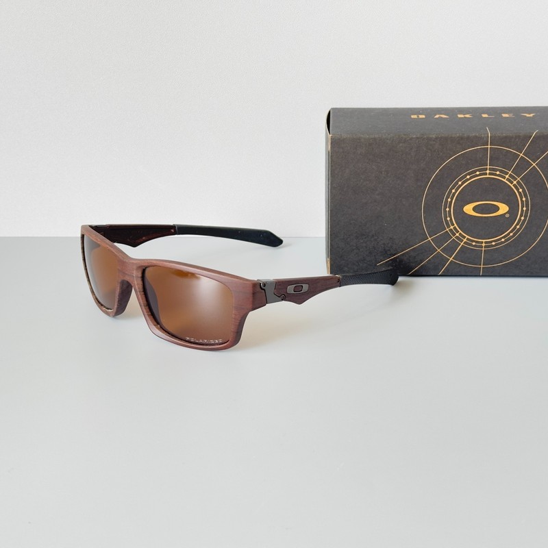 Oakley Jupiter Squared Polarized Sunglasses OO9135 Woodgrain/Brown Iridium