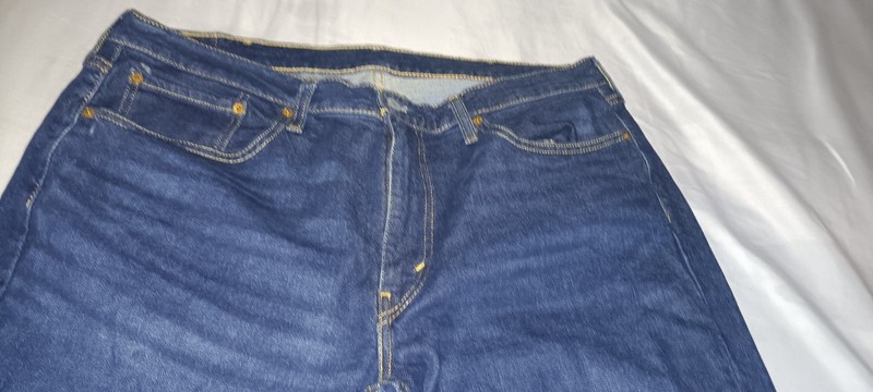 Levi's 514 Mens Jeans. barely worn. size 38 Waist 32 Length. gallery