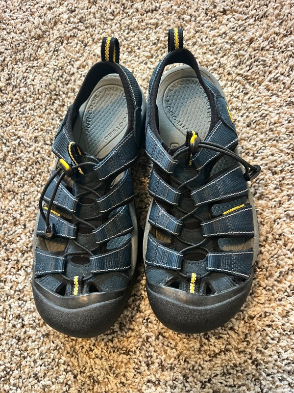 Keen Men's sz 9.5 M Newport H2 Hiking Sandals Navy Closed Toe Waterproof Hiking gallery