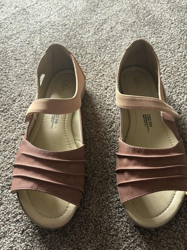 Sofwear by Beacon Rose Combo Astrid Style Sandal – Size 9W
