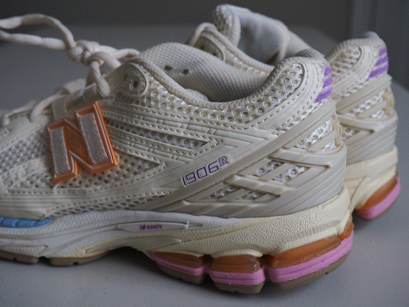 New Balance 1906R Sea Salt Pink Sugar Low Top Lace-Up Mesh Sneakers M1906RBP gallery
