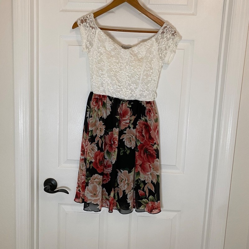 Papaya Women's Floral  Dress Sz Small D0015