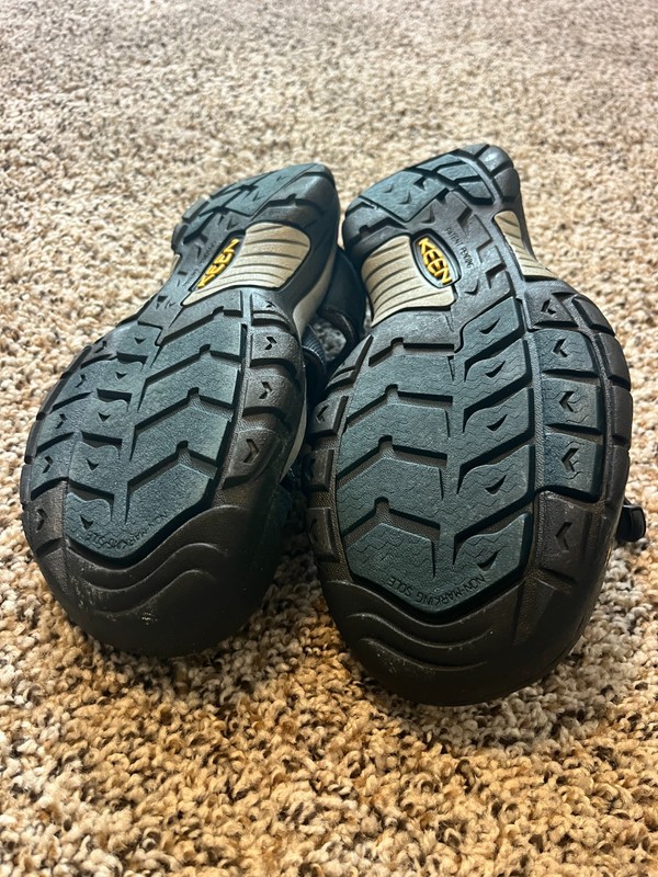 Keen Men's sz 9.5 M Newport H2 Hiking Sandals Navy Closed Toe Waterproof Hiking gallery