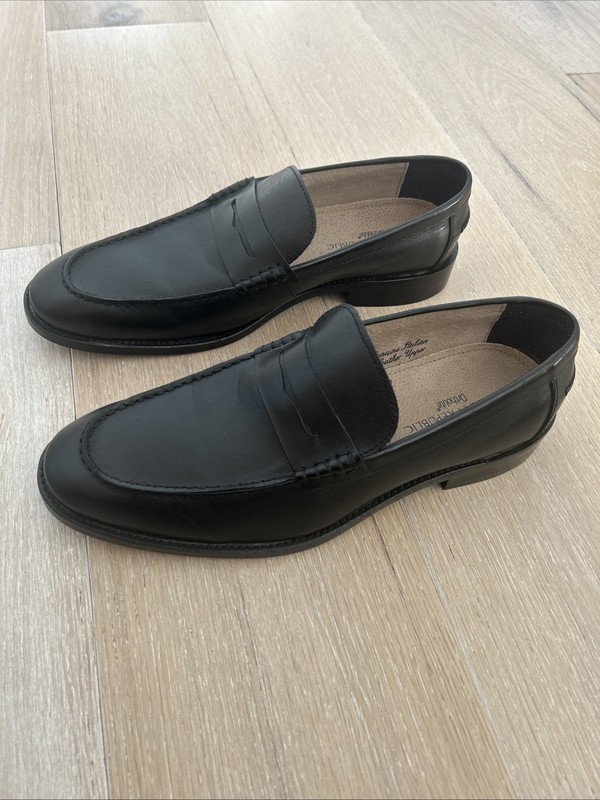 NWOB Banana republic Italian Leather Penny Loafers Men’s 9