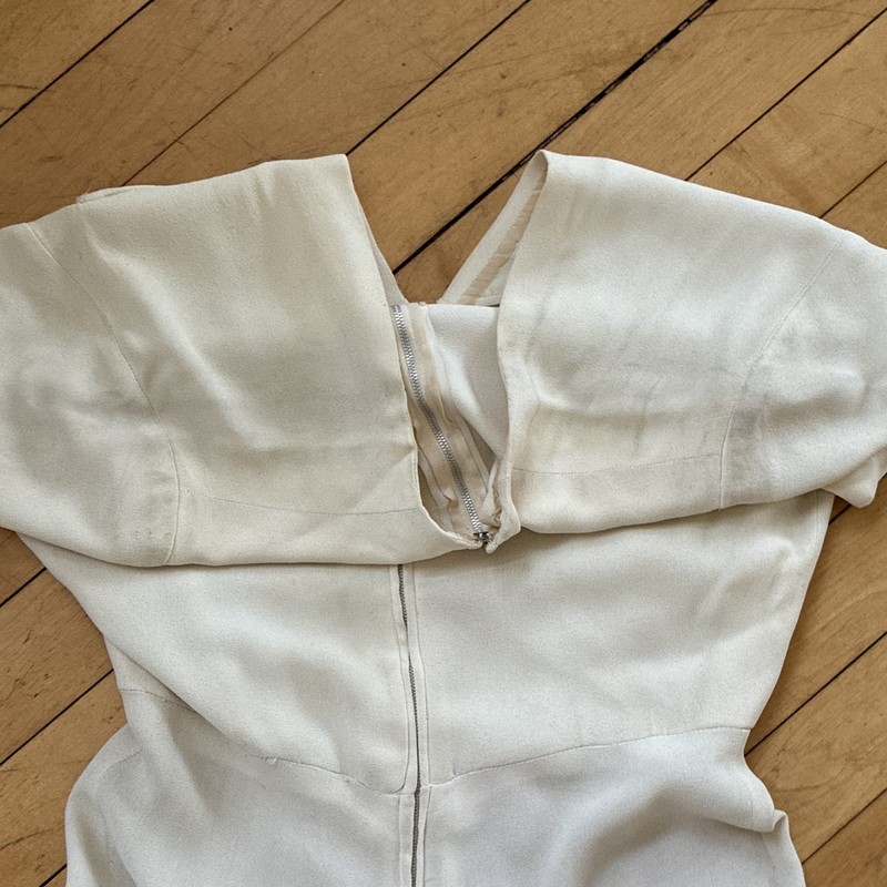 1940's Women's White Crepe A-Line Dress sz S V-Neck Short Sleeve Beaded AS IS gallery