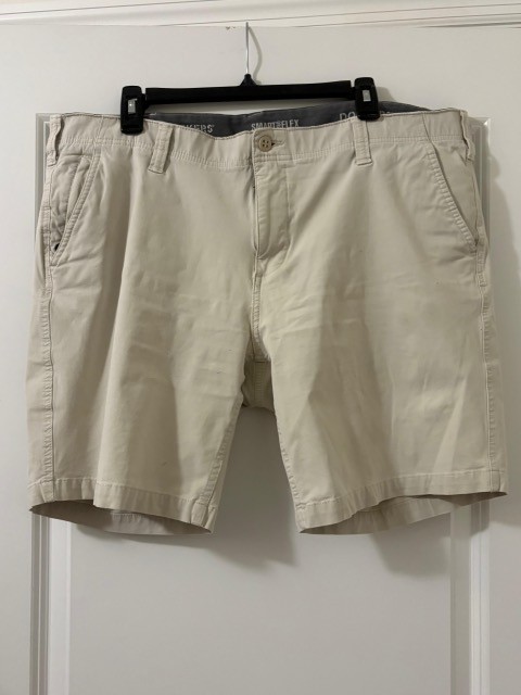 Dockers Smart 360 Flex Men`s 40 Light Khaki Cotton Stretch 9″ Ultimate Shorts
