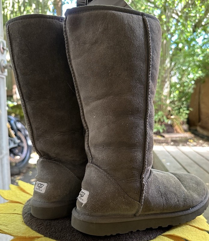 UGG Classic Tall Boots Women’s Size 8 Grey Suede Shearling Winter EUC