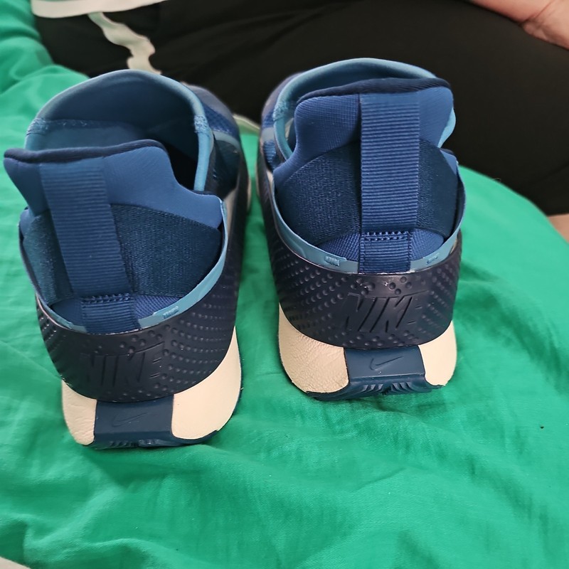 Nike Sneakers Men 8 Court Blue Go FlyEase gallery
