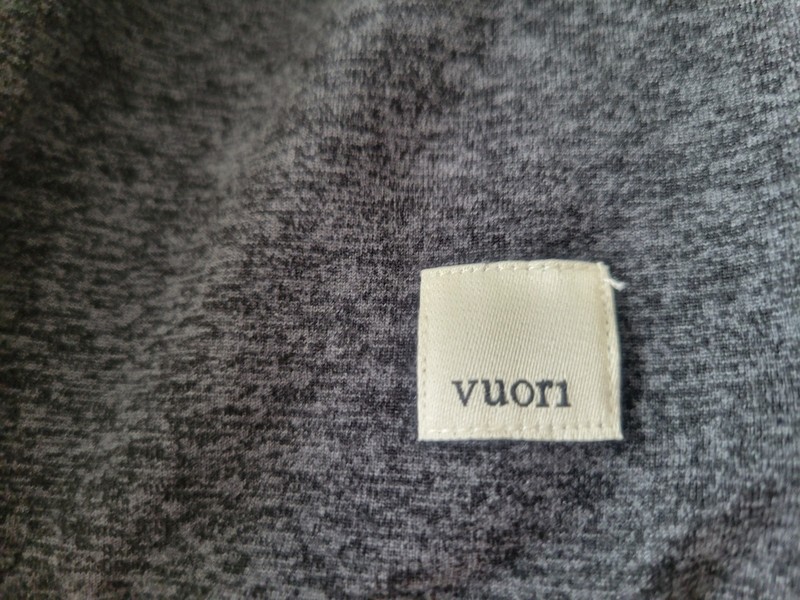 Vuori Halo Crew Long Sleeve Top Women’s Charcoal Dreamknit Athleisure SizeM gallery