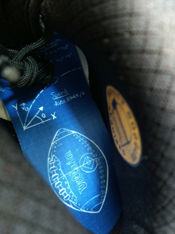 Sz 9 MENS Reebok Question Mid Minions IVERSON Shoes FW7548 AI Answer GLOW TNMT gallery