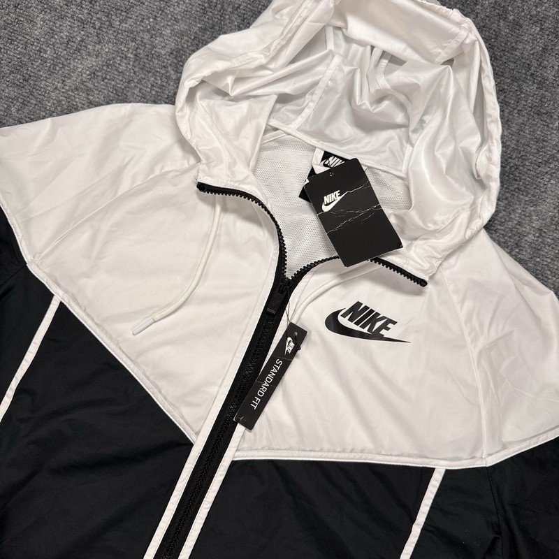 Nike Windrunner Sportswear Jacket Women’s SZ M Medium Black/White BQ4715-011 NWT
