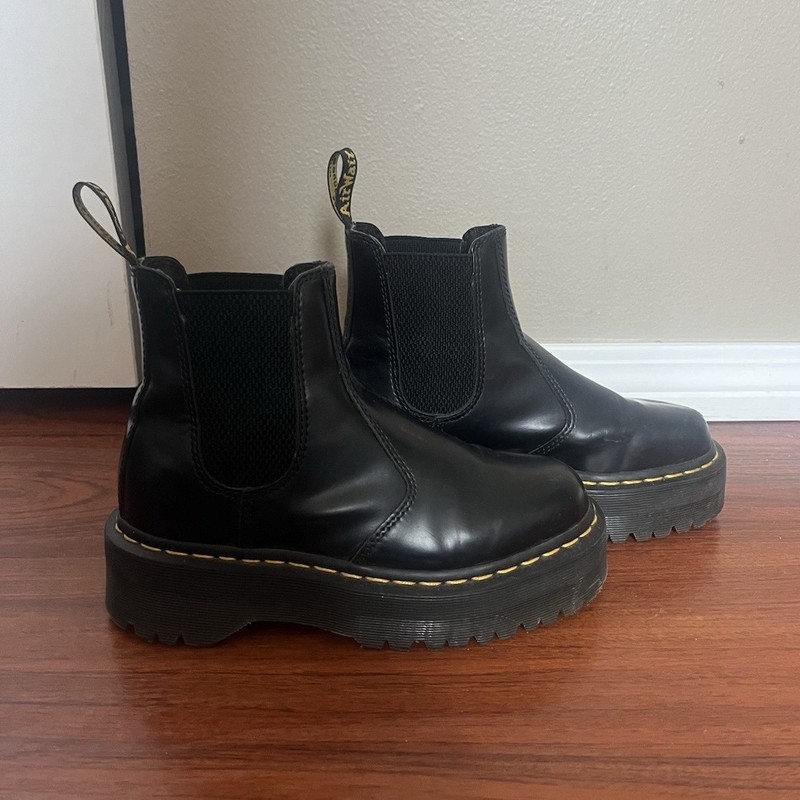 Dr. Martens Black Leather Platform Chelsea Ankle Boots Round Toe Rubber Sole US6