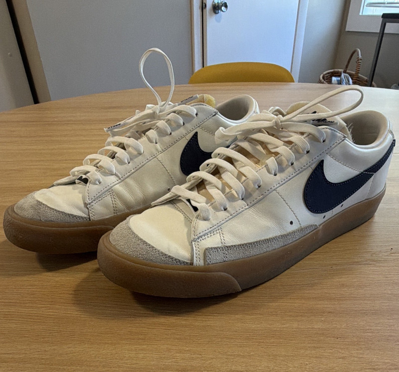 Nike Blazer Leather Low Top Sneakers White Blue Gum Sole DA4646-100 Men’s 10.5