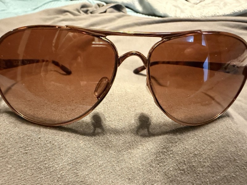 Oakley Sunglasses Rose Gold Aviator Tortoise Stems Brown 004054-01 Case gallery