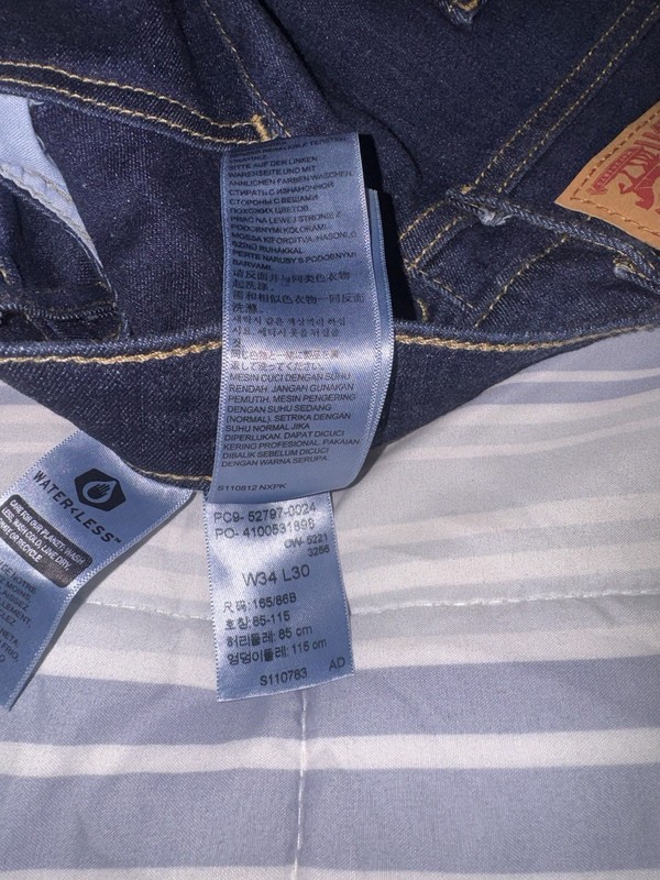 Levi's women’s 510 Skinny Dark Wash Blue Stretch Denim Jeans High Rise 5-Pocket gallery