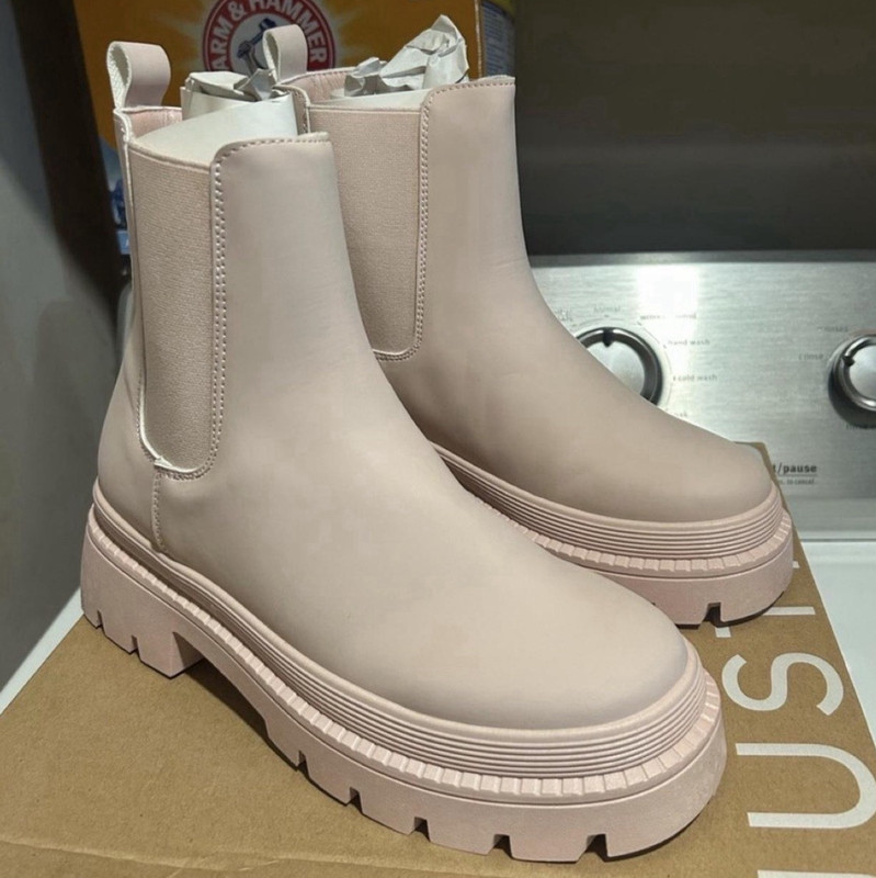 JustFab Women’s Pink Chelsea Ankle Boots Pull-On Pull Tab Rubber Upper 6.5