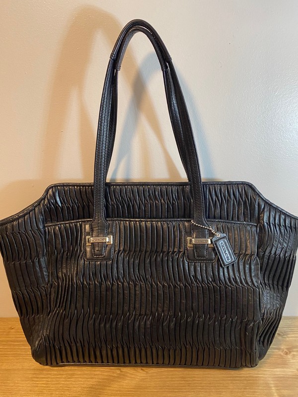 COACH NWOT $698 Taylor Alexis F25252 Black Pleated Leather Carryall Shoulder Bag