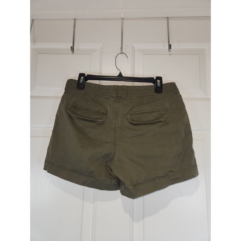 Women's sz 8 Green Old Navy Perfect 5 in Shorts Favorite Khakis gallery