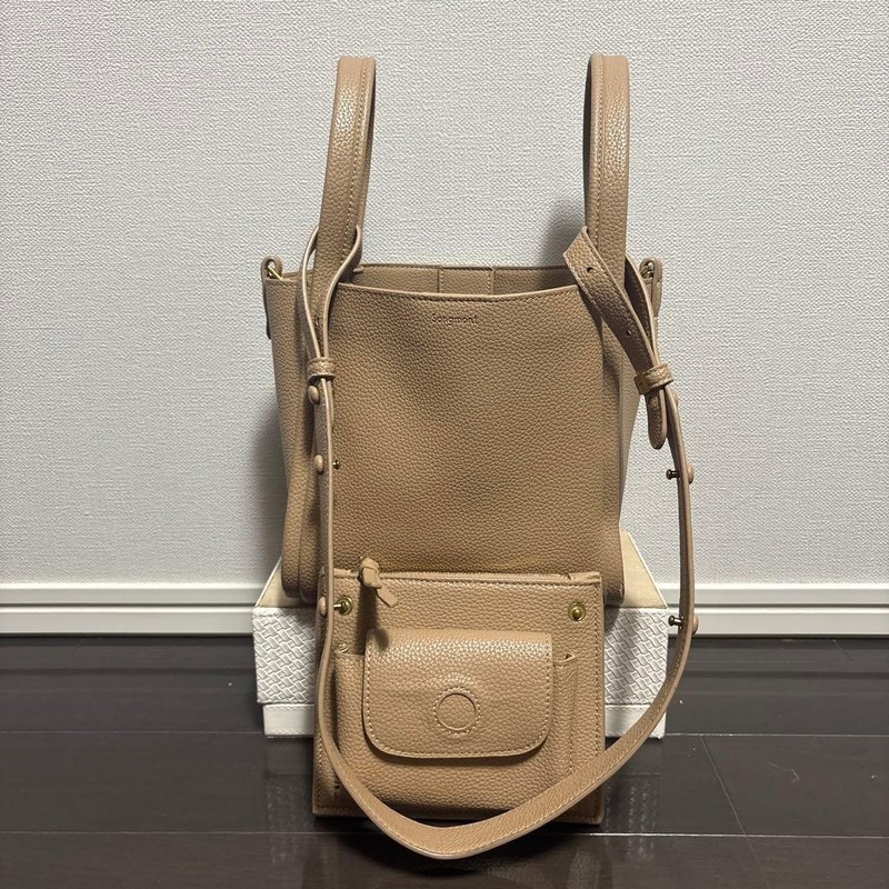 Songmont Medium Handbag Shoulder Bag Purse in Cream Apricot USED from Japan
