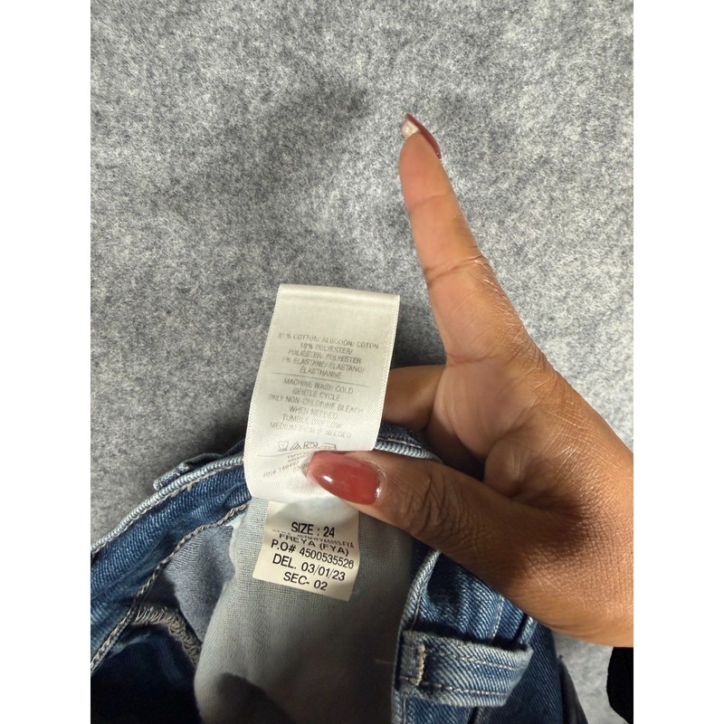 Joe's Jeans Women 24 Blue Medium Wash Freya High Rise Denim Frayed hem Stretch gallery