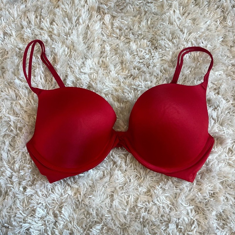 Victoria’s Secret Very Sexy Push-Up Bra in Red, Size 32D