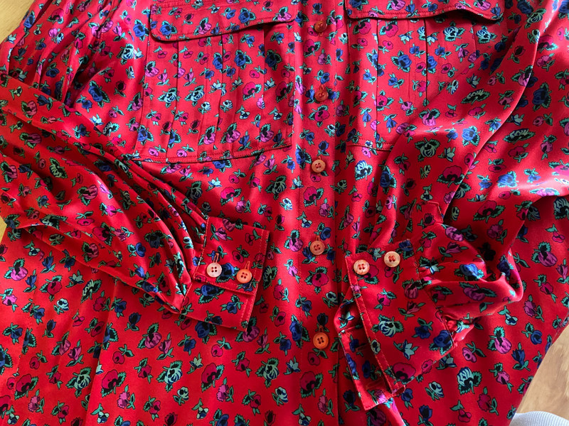 ESCADA SILK VINTAGE LONG BLOUSE IN RED DITSY ROSE PRINT 40 14 WEST GERMANY gallery