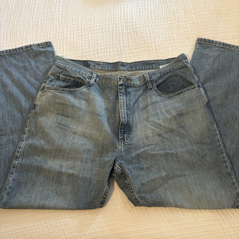 Wrangler Premium Quality Men’s Relaxed Fit Straight Light Wash Denim Jeans